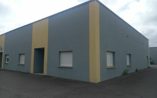 L LOCAL D'ACTIVITES de 260 m²