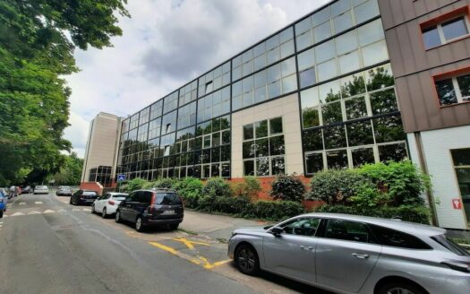 L BUREAUX de 1143 m²