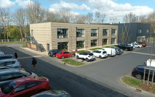 L BUREAUX de 712 m²