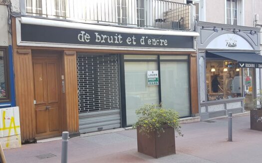 L LOCAL COMMERCIAL de 118 m²
