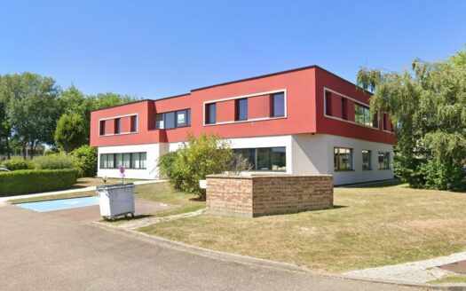 L BUREAUX de 383.66 m²