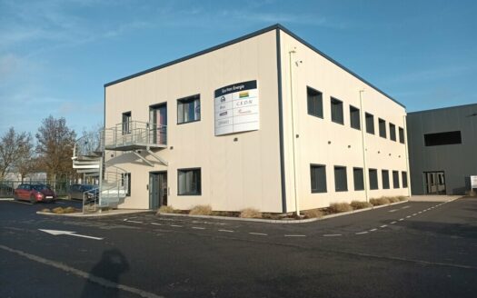 L BUREAUX de 102 m²