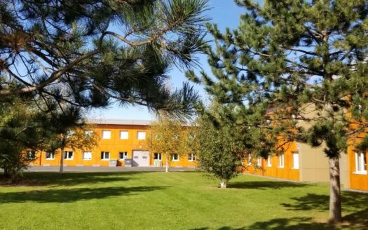 L BUREAUX de 457.45 m²