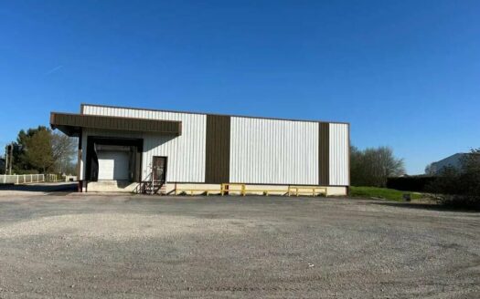 L LOCAL D'ACTIVITES de 2160 m²