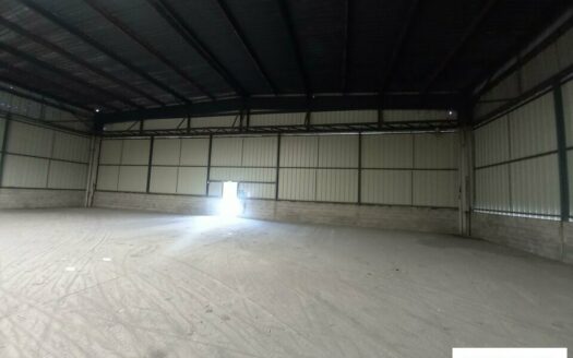 L LOCAL D'ACTIVITES de 502 m²