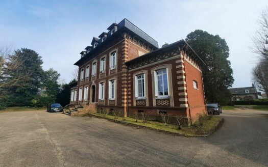 L BUREAUX de 102 m²