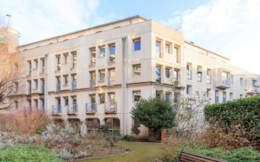 L BUREAUX de 1391 m²