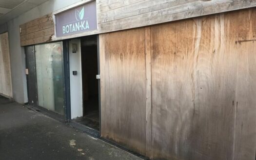 L LOCAL COMMERCIAL de 155.47 m²