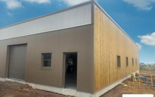 L LOCAL D'ACTIVITES de 109.58 m²