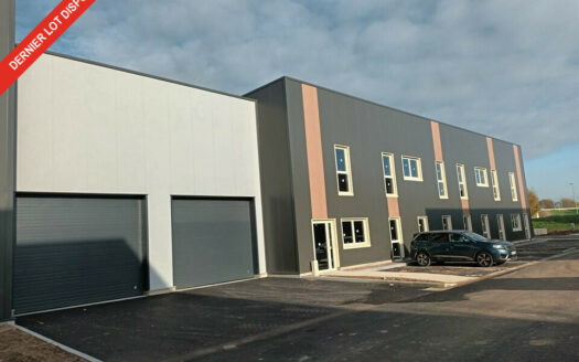 L LOCAL D'ACTIVITES de 1115 m²