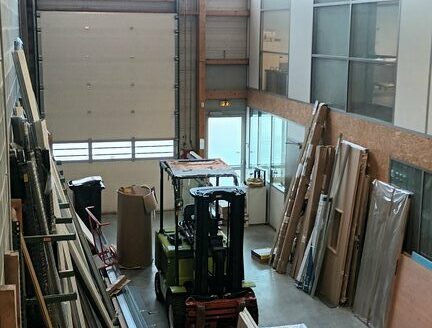 V LOCAL D'ACTIVITES de 233 m²