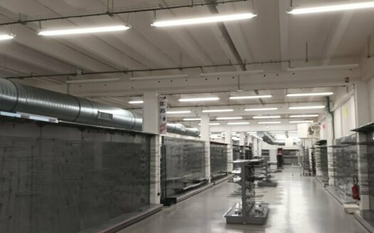 L LOCAL COMMERCIAL de 810 m²