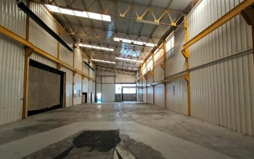 V LOCAL D'ACTIVITES de 426 m²