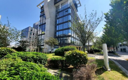 L BUREAUX de 213 m²