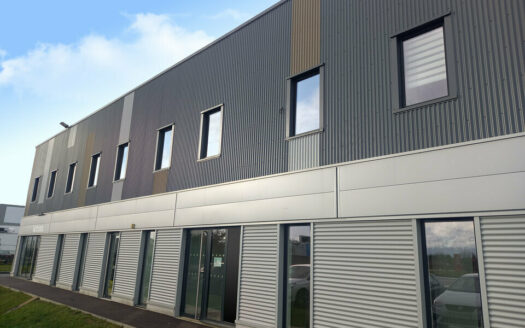 L LOCAL D'ACTIVITES de 356 m²