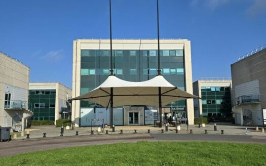 L BUREAUX de 121 m²