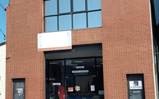 L LOCAL D'ACTIVITES de 260 m²