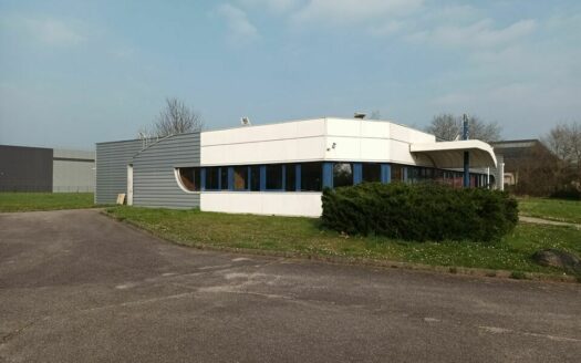 L LOCAL D'ACTIVITES de 630 m²