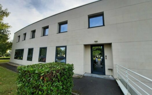 L BUREAUX de 423.6 m²