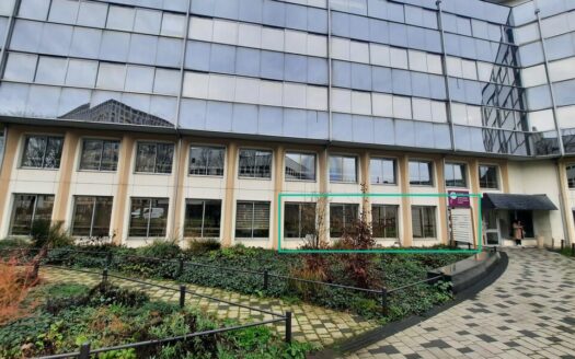 L BUREAUX de 198.06 m²