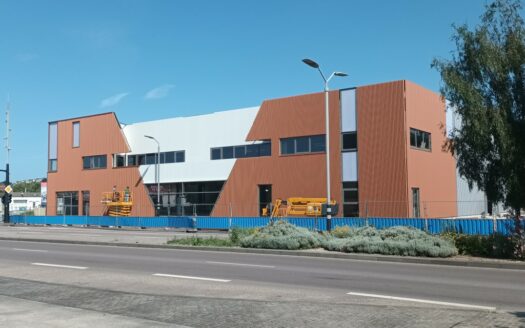 V LOCAL D'ACTIVITES de 6051 m²