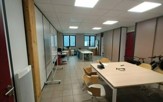 L BUREAUX de 136 m²