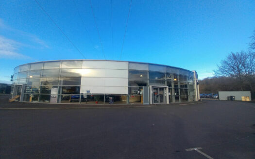 L LOCAL COMMERCIAL de 709 m²