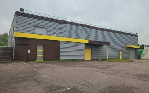 L LOCAL D'ACTIVITES de 750 m²