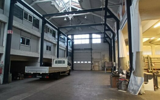 L LOCAL D'ACTIVITES de 1800 m²