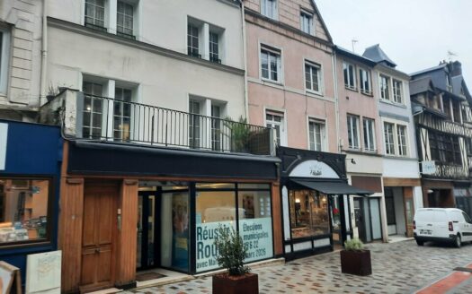 L LOCAL COMMERCIAL de 118 m²
