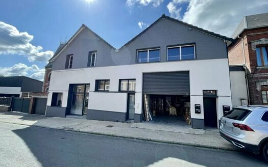 L LOCAL D'ACTIVITES de 265 m²