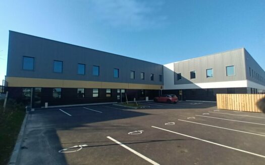 L BUREAUX de 1069 m²