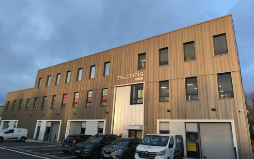 L BUREAUX de 463 m²