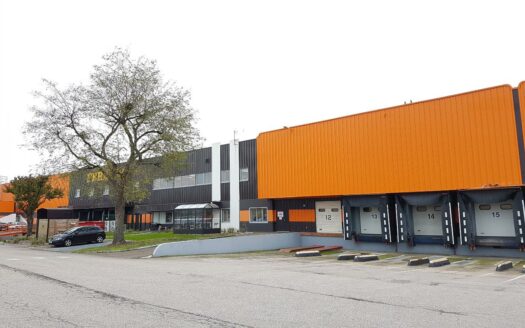 L ENTREPOT de 11569 m²