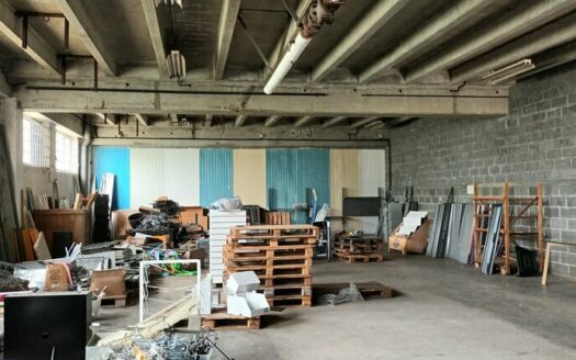 L LOCAL D'ACTIVITES de 260 m²