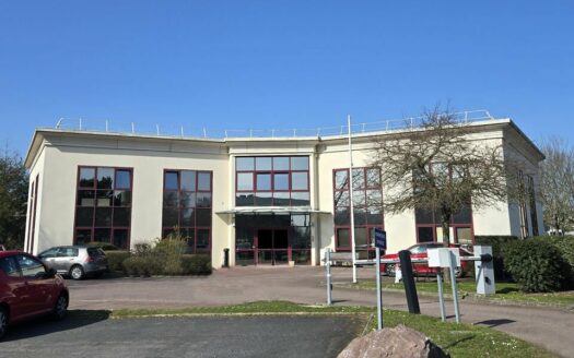 L BUREAUX de 932 m²