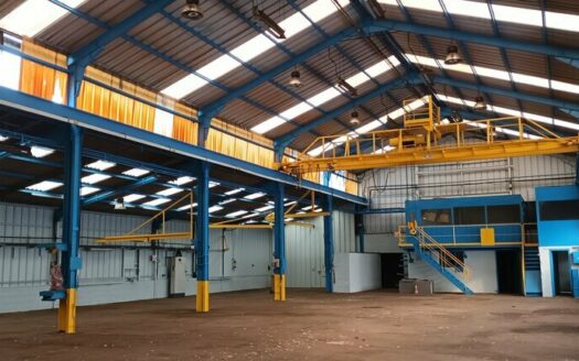 L LOCAL D'ACTIVITES de 1310 m²