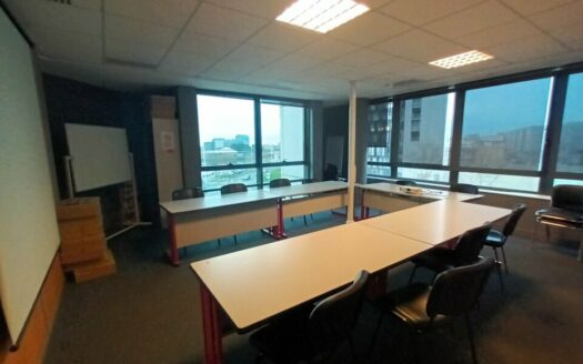 L BUREAUX de 491 m²