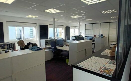 L BUREAUX de 130 m²
