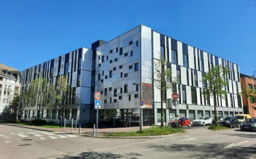 L BUREAUX de 1809.8 m²