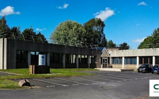 L BUREAUX de 1059 m²