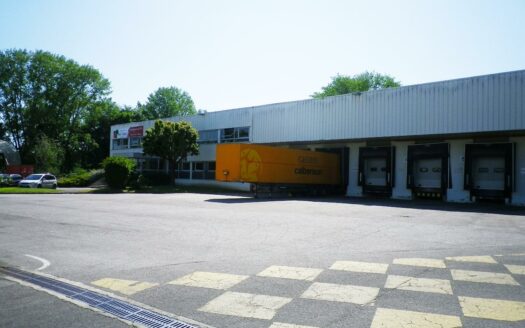 V LOCAL D'ACTIVITES de 5177 m²