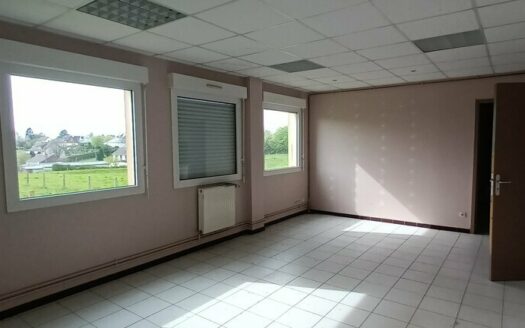 L BUREAUX de 371.61 m²