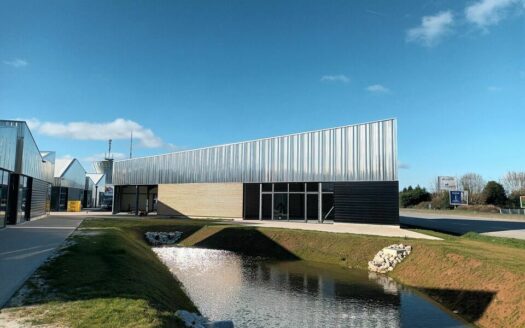 L LOCAL COMMERCIAL de 1379.03 m²