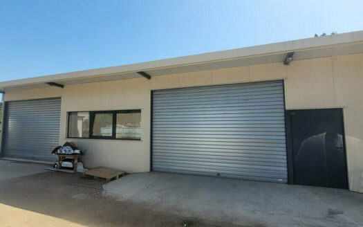 L LOCAL D'ACTIVITES de 110 m²