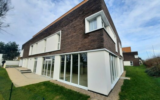 V LOCAL COMMERCIAL de 197.72 m²