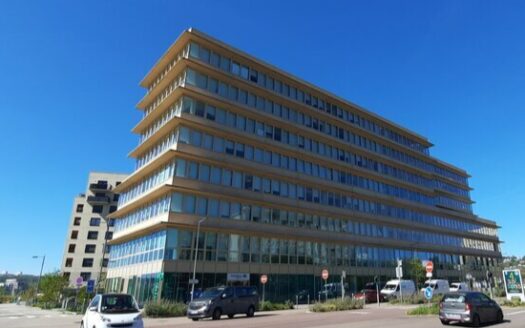 L BUREAUX de 1469 m²