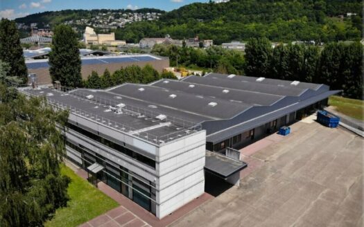 L LOCAL D'ACTIVITES de 4200 m²