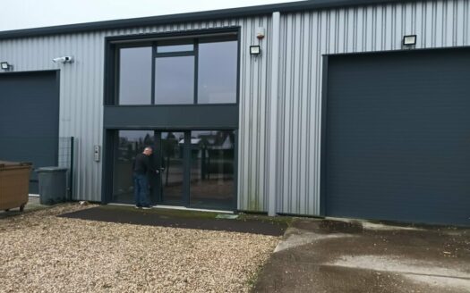 L BUREAUX de 389 m²