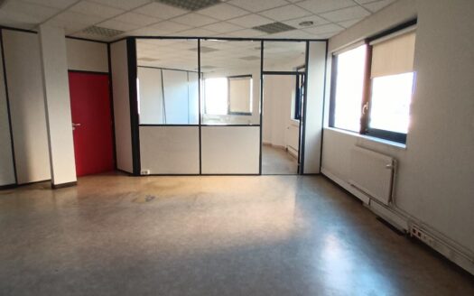 L BUREAUX de 203 m²
